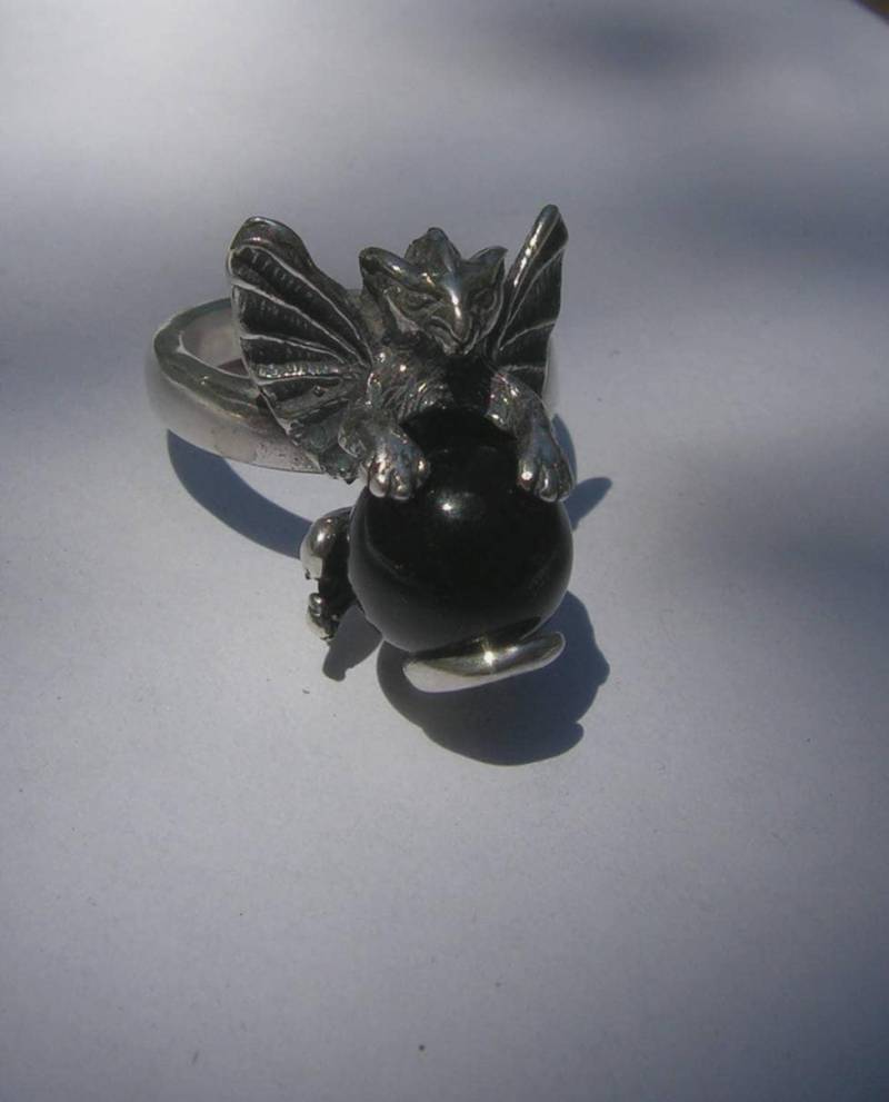 Gargoyle Ring Sterling Silber Mit Onyx von westernmountain