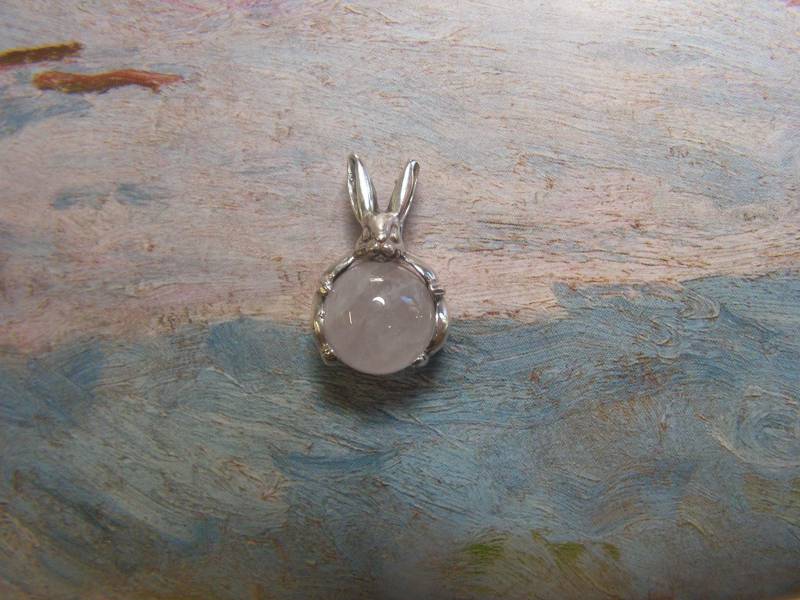 Kaninchen Anhänger Mit Natürlichen Rosenquarz in Sterling Silber von westernmountain