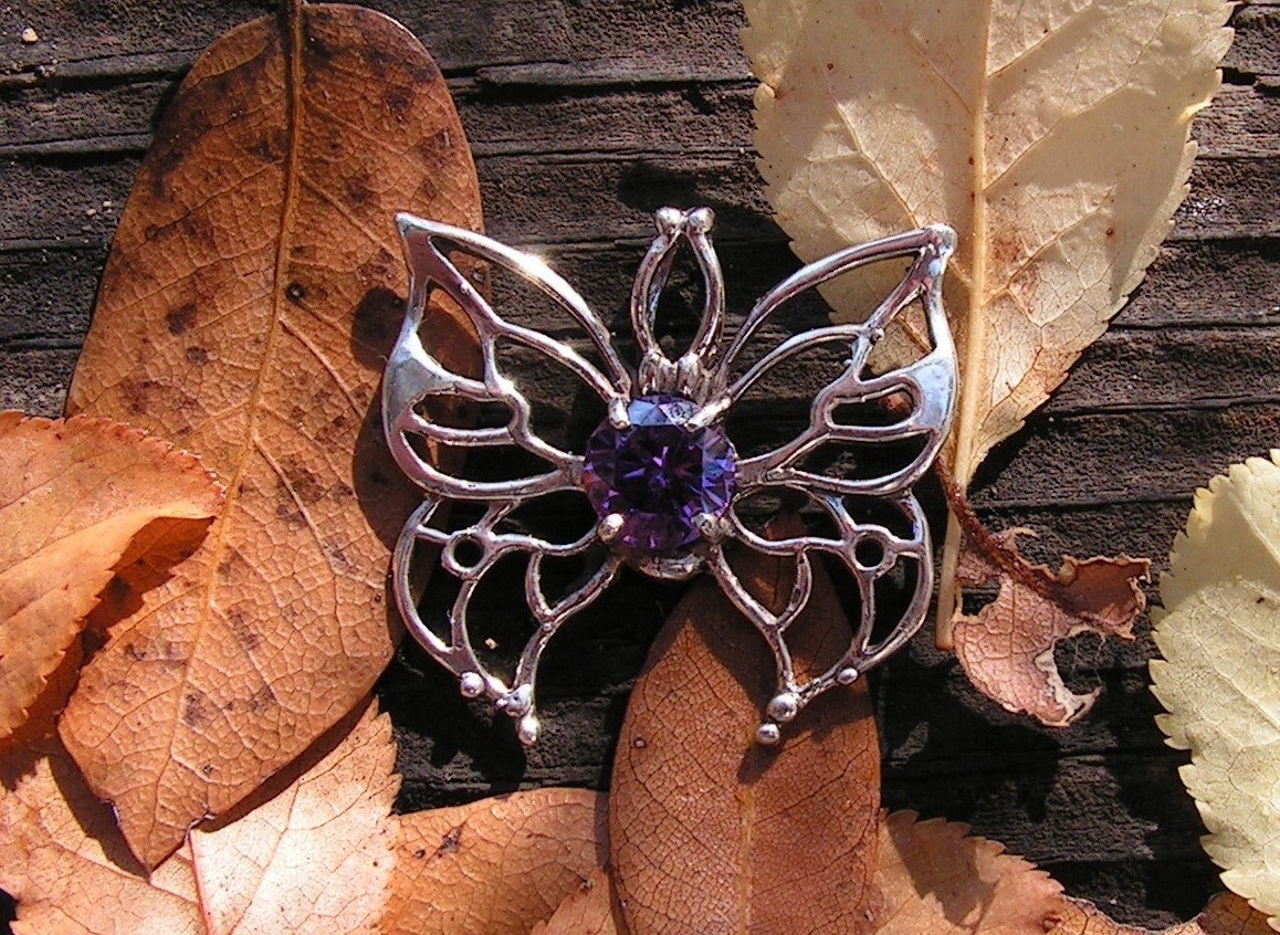 Schmetterling Anhänger Mit Amethyst in Sterling Silber Schmetterling Anhänger Mit Amethyst in Sterling Silber von westernmountain