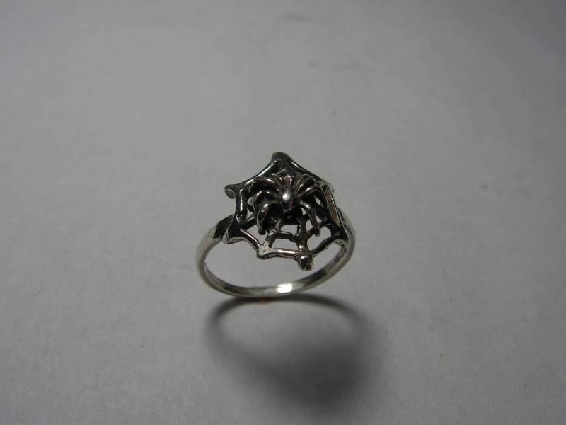 Spinne Auf Netz Ring in Sterling Silber Spinne Auf Netz Ring in Sterling Silber von westernmountain