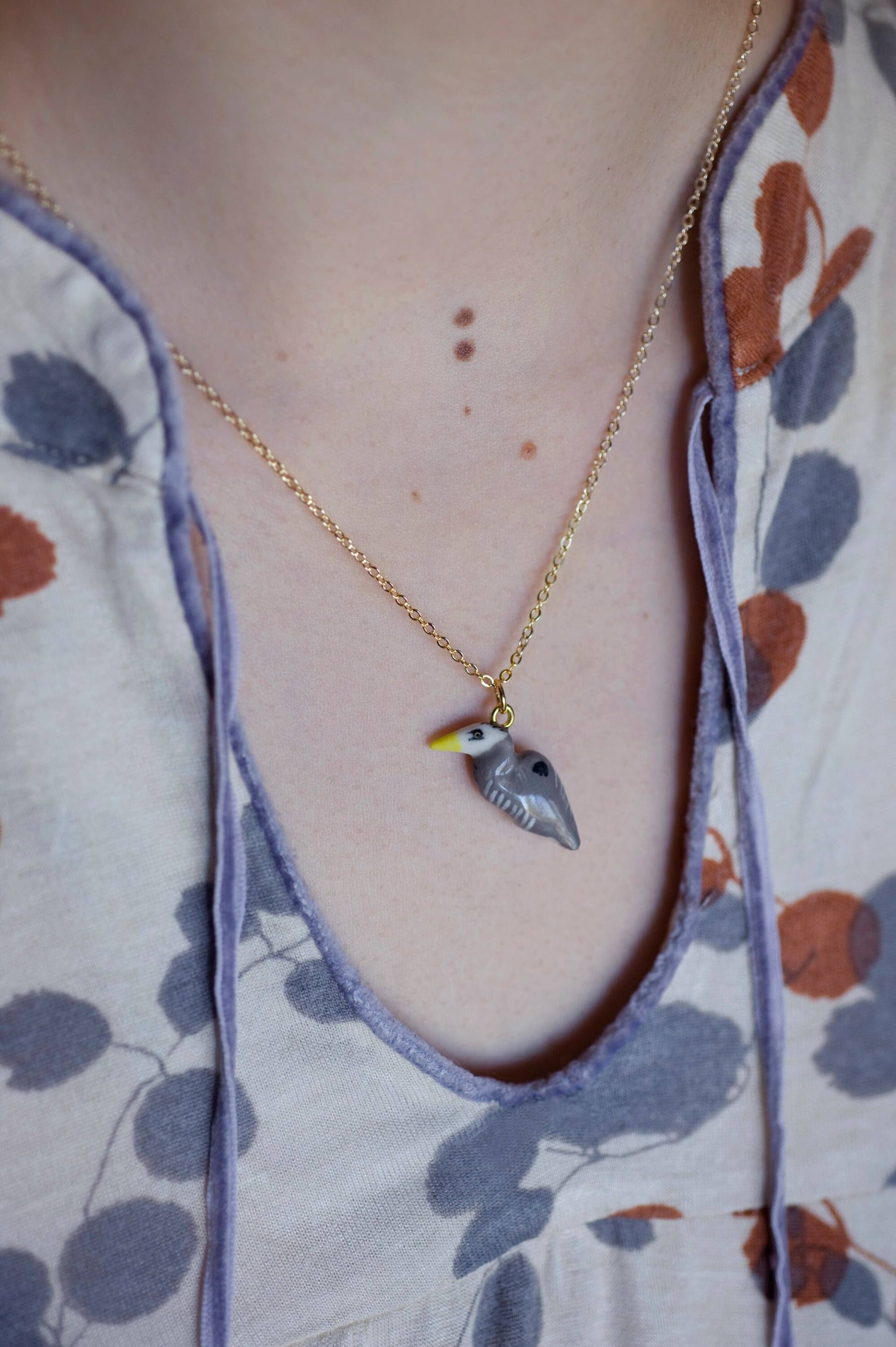 Silberreiher Porzellan Anhänger Handgemacht Handbemalt Modelliert Charm Miniatur Keramik Tier Vogel Silberreiher Porzellan Anhänger Handgemacht Handbemalt Modelliert Charm Miniatur Keramik Tier Vogel von weststudioloft