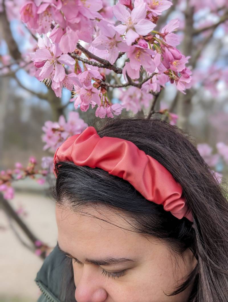 Satin Haarreifen Scrunchie Satin Haarreifen Scrunchie von whatabunscrunchies
