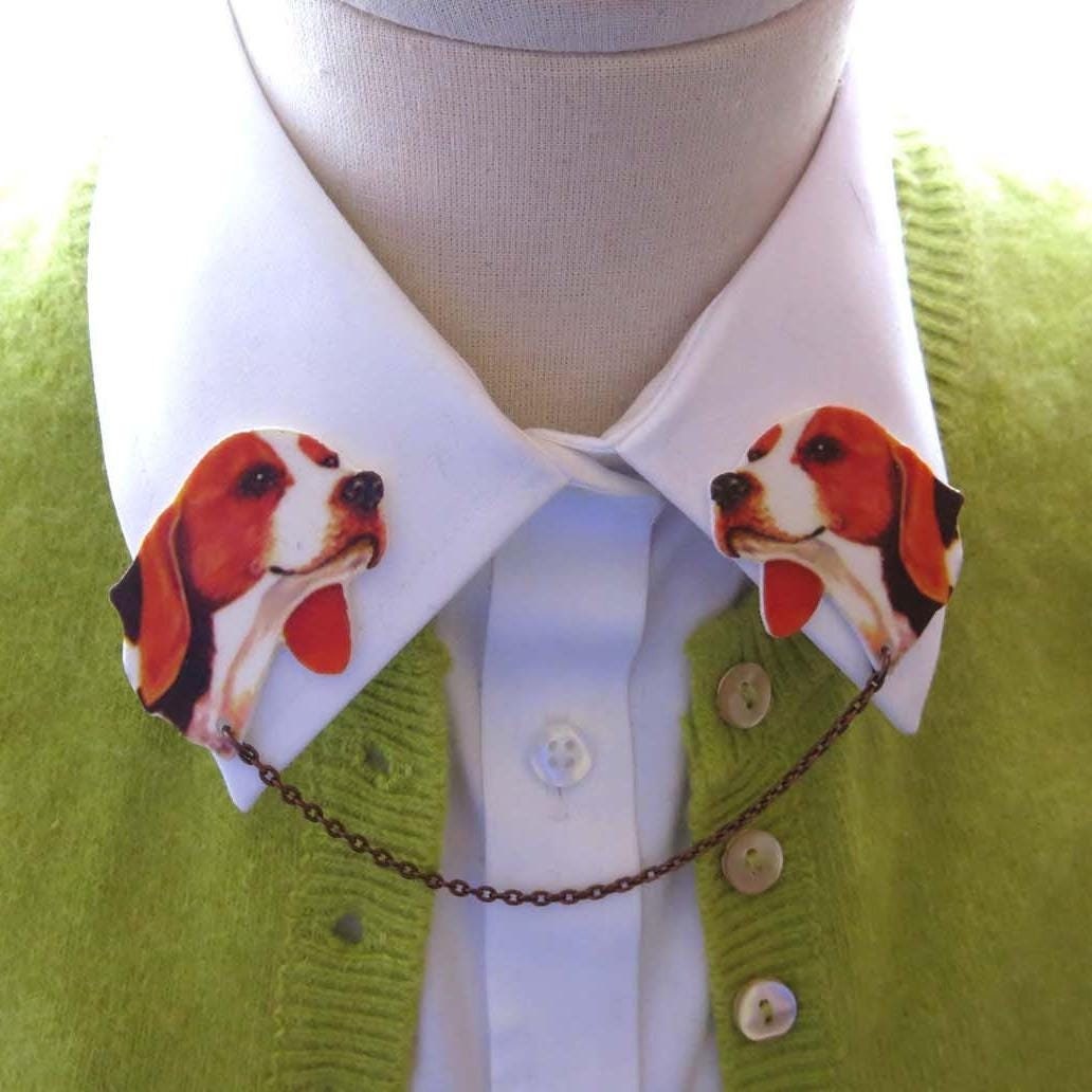 Beagle Hundebrosche, Ketten-Doppelkragen-Pin, Braun Und Weiß, Lustige Geschenkideen Tierliebhaber-Damenmode, Best in Show, Süße Accessoires Beagle Hundebrosche, Ketten-Doppelkragen-Pin, Braun Und Weiß, Lustige Geschenkideen Tierliebhaber-Damenmode, Best in Show, Süße Accessoires von whatanovelidea