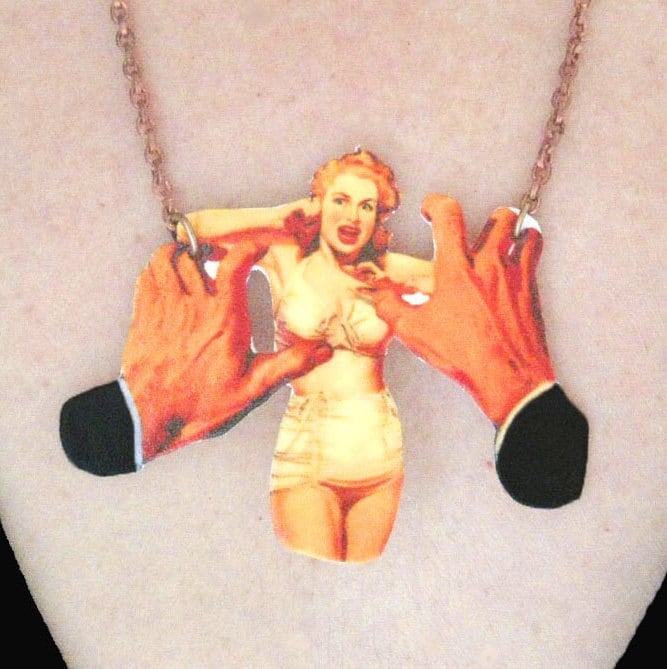 Retro Lady Halskette, Pulp Fiction, Halloween Geschenk, Bestseller, Screaming Lady, Einzigartig, Handgemacht, Cooles Original, Fun, Skurril Retro Lady Halskette, Pulp Fiction, Halloween Geschenk, Bestseller, Screaming Lady, Einzigartig, Handgemacht, Cooles Original, Fun, Skurril von whatanovelidea