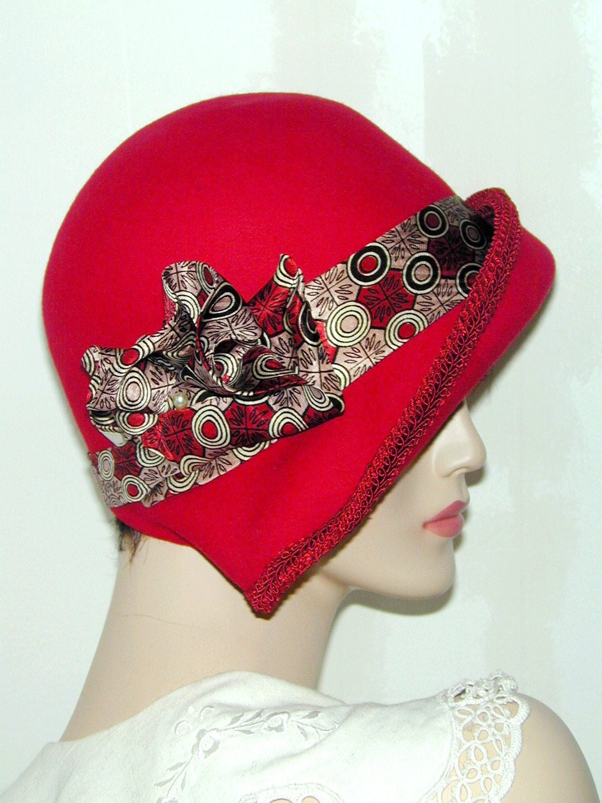 Gefilzte Woll Cloche Hut 1920Er Jahre Downton Abtei Stil Gefilzte Woll Cloche Hut 1920Er Jahre Downton Abtei Stil von whimsandbrims