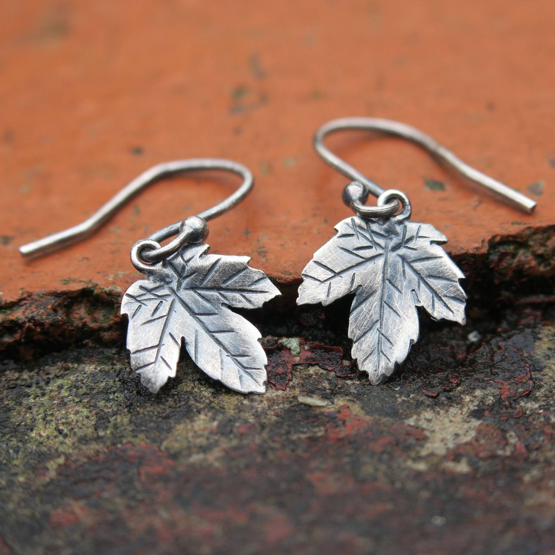 Blatt Ohrringe Geburtstags Geschenk Silber Ahornblatt in Sterling Blatt Ohrringe Geburtstags Geschenk Silber Ahornblatt in Sterling von whiteamberstudio