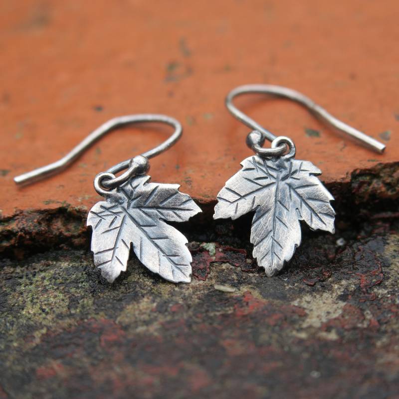 Blatt Ohrringe Geburtstags Geschenk Silber Ahornblatt in Sterling Blatt Ohrringe Geburtstags Geschenk Silber Ahornblatt in Sterling von whiteamberstudio