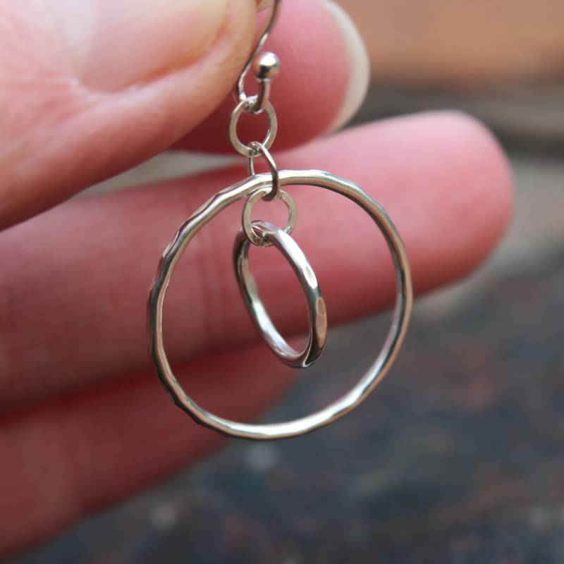 Gehämmerte Doppelkreis Ohrringe Kreolen Sterling Silber Schmuck Gehämmerte Doppelkreis Ohrringe Kreolen Sterling Silber Schmuck von whiteamberstudio