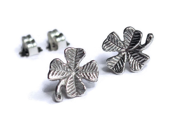 Vier Kleeblatt Ohrstecker Glücksklee Ohrringe Sterling Silber 4 Kleine Vier Kleeblatt Ohrstecker Glücksklee Ohrringe Sterling Silber 4 Kleine von whiteamberstudio