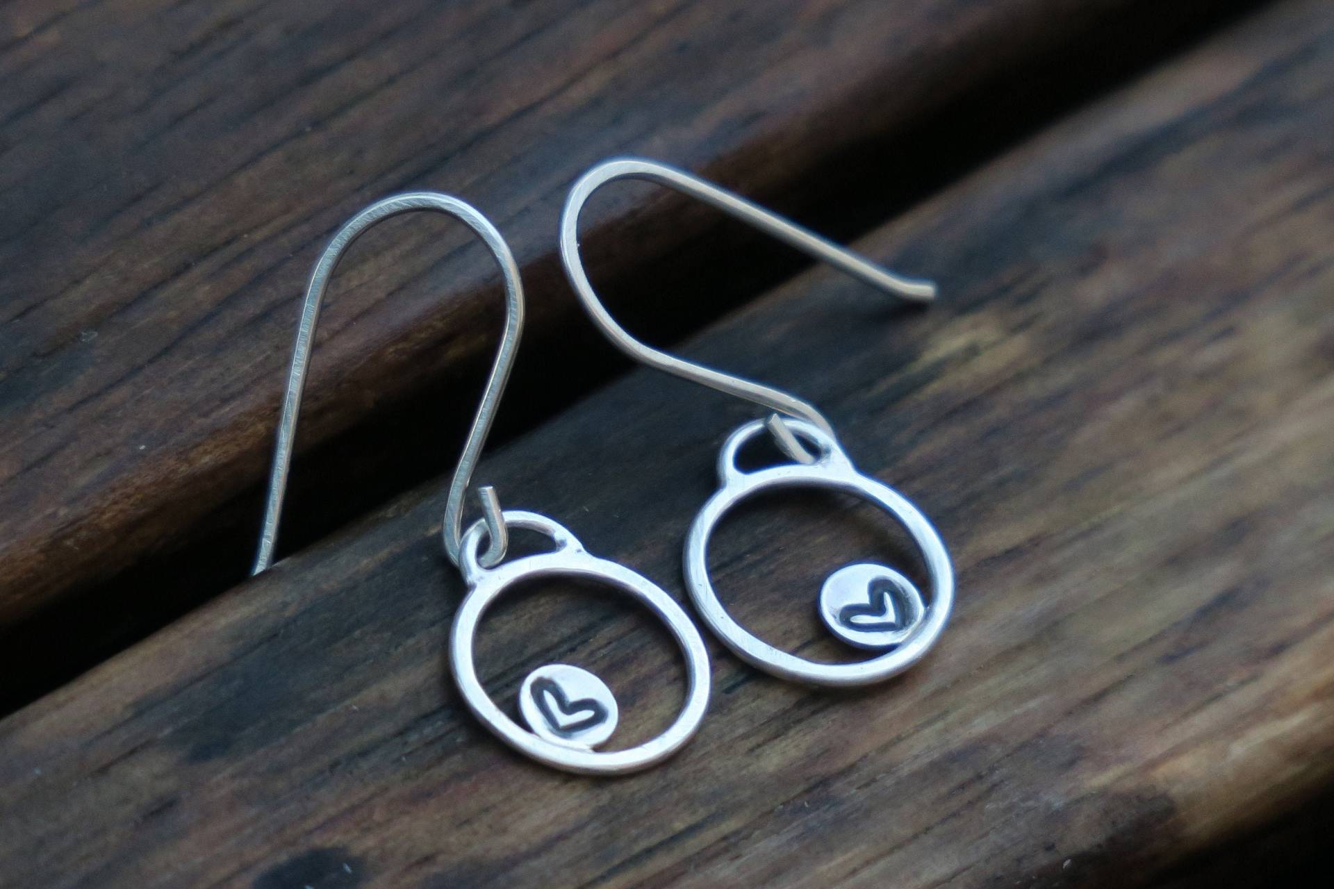 sterling Silber Herz Ohrringe sterling Silber Herz Ohrringe von whiteamberstudio