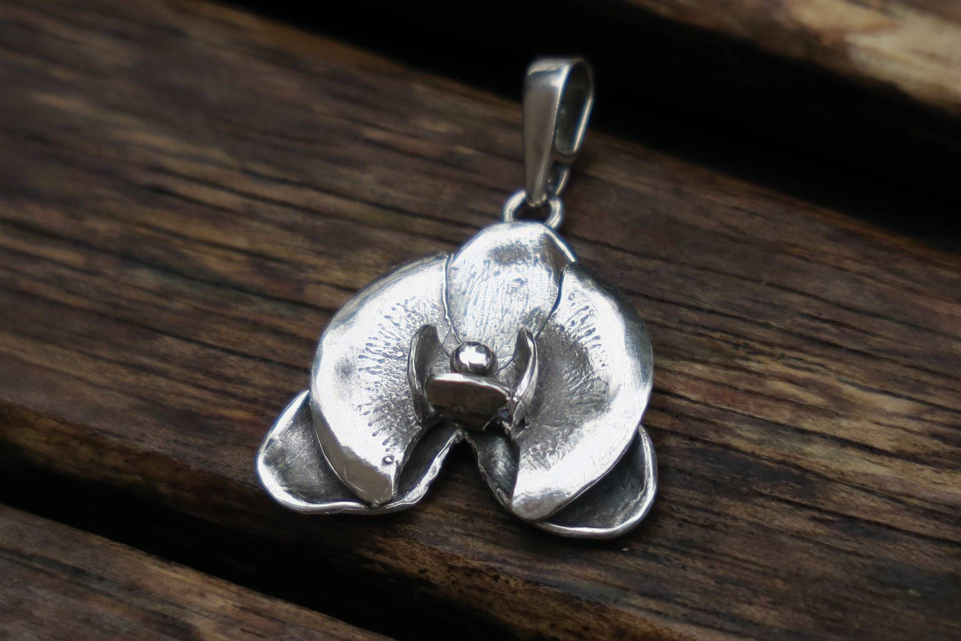 sterling Silber Orchidee Anhänger Blumen Halskette sterling Silber Orchidee Anhänger Blumen Halskette von whiteamberstudio