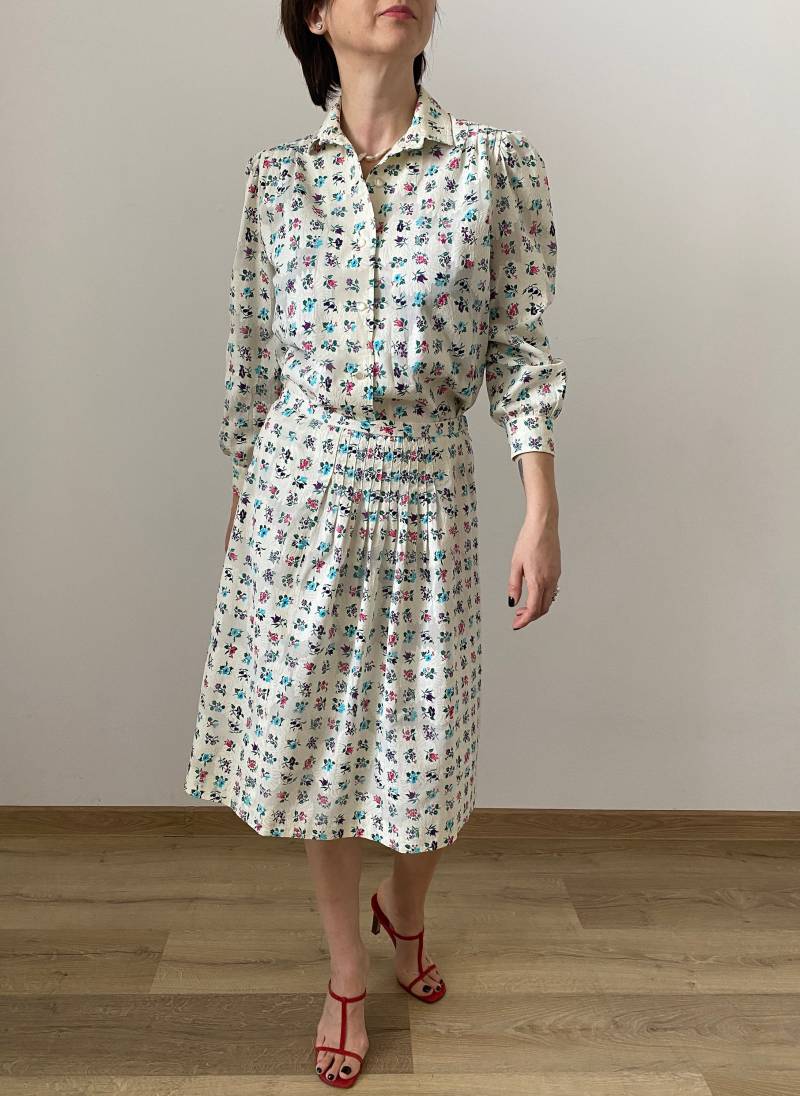 Vintage Blumenmuster Baumwoll Zweiteiler Set Bestehend Aus Plissee Bluse & Rock von whiteaporter