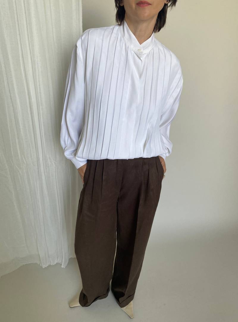 Weiße Vintage Viskose Bluse Mit Vorderfalten | Größe 34-36 von whiteaporter