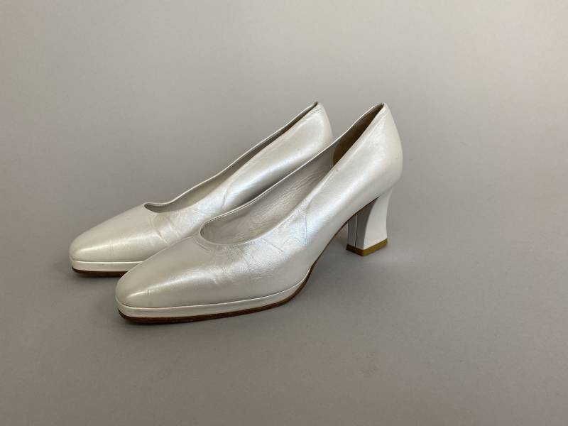 Vintage Weiße Leder Heels - Brautschuhe Größe 36 von whiteaporter
