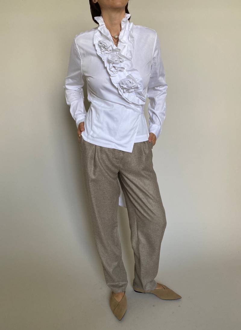 Weiße Vintage Wickelbluse Aus Baumwolle, Rüschen & Stoffblumen-Detail, Größe M von whiteaporter