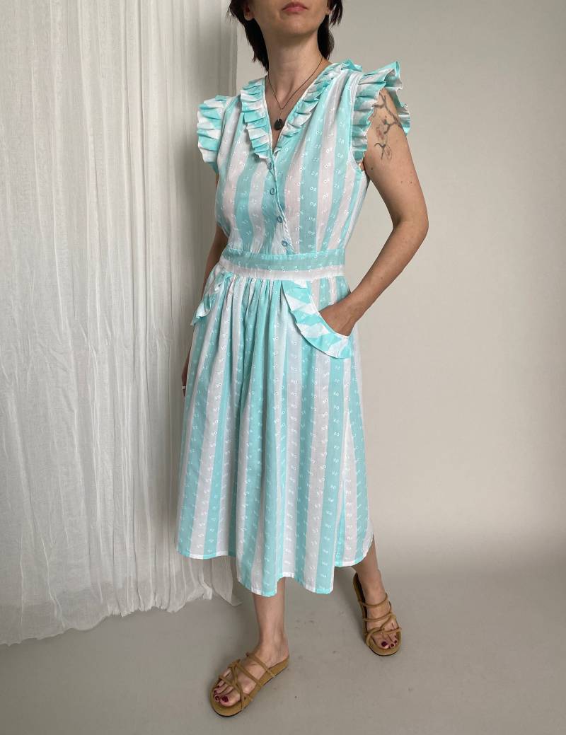 Vintage Gestreiftes Eyelet Kleid Weißes Baumwoll Sommer Wickelkleid, Größe S von whiteaporter