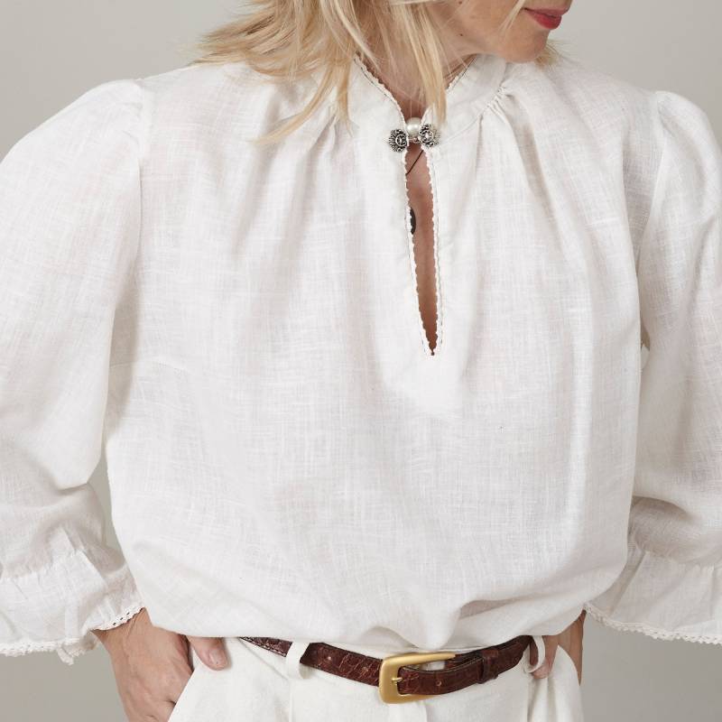 Vintage Weißes Top Mit Key Hole Ausschnitt Und 3/4 Rüschenärmeln | Weiße Leichte Bauernbluse von whiteaporter