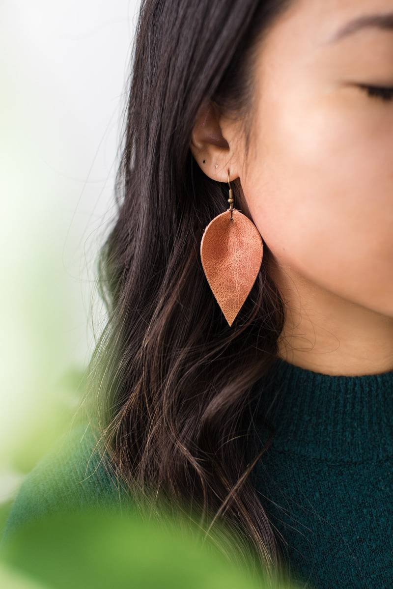 Beunruhigte Rostbraune Lederohrringe, Tragbare Ölaccessoires, Rostige Blattohrringe, Boho Ohrringe Beunruhigte Rostbraune Lederohrringe, Tragbare Ölaccessoires, Rostige Blattohrringe, Boho Ohrringe von whitebirchhandmade
