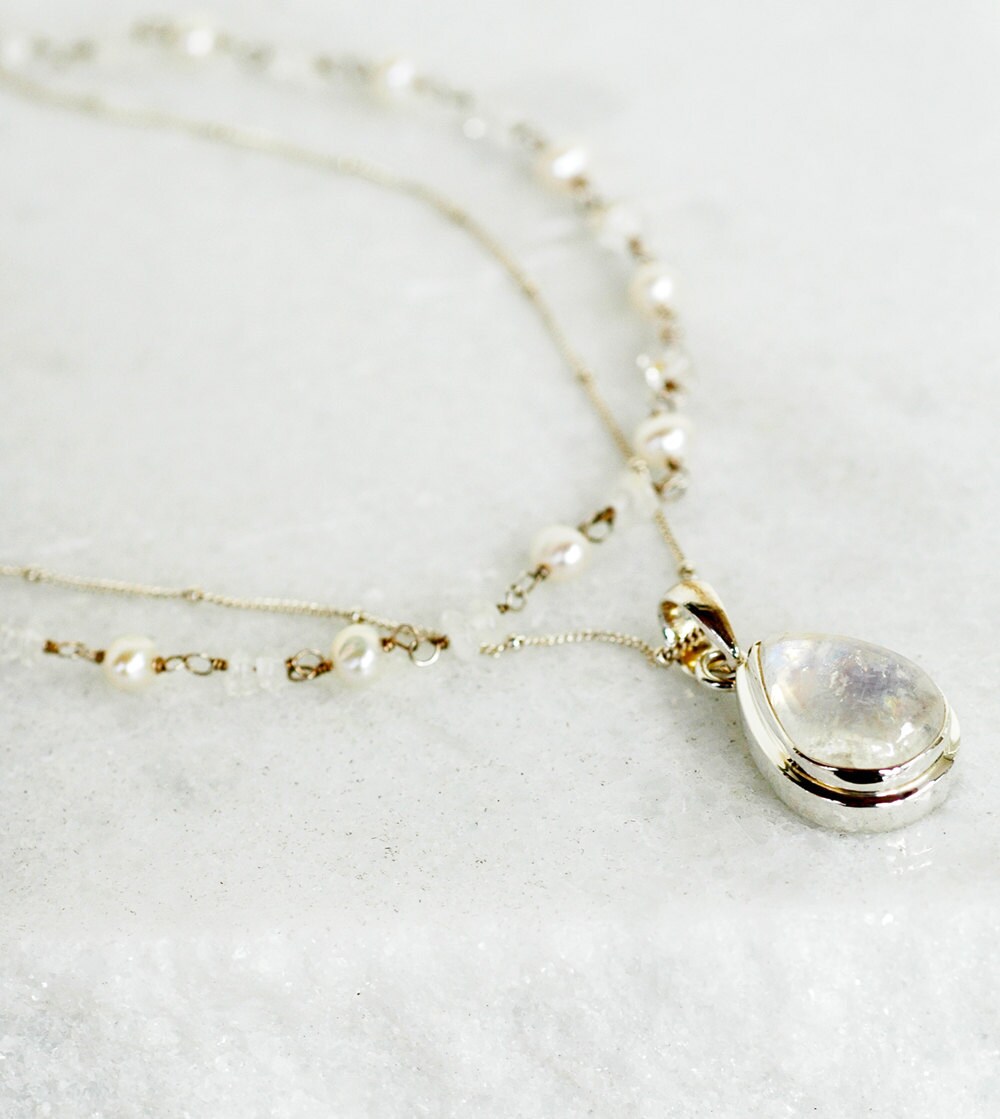 Mondstein Und Süßwasserperle Sterling Silber Handgemachte Halskette | Heilender Kristall Überlegener Chakra-Schmuck Mondstein Und Süßwasserperle Sterling Silber Handgemachte Halskette | Heilender Kristall Überlegener Chakra-Schmuck von whitetulipboutique