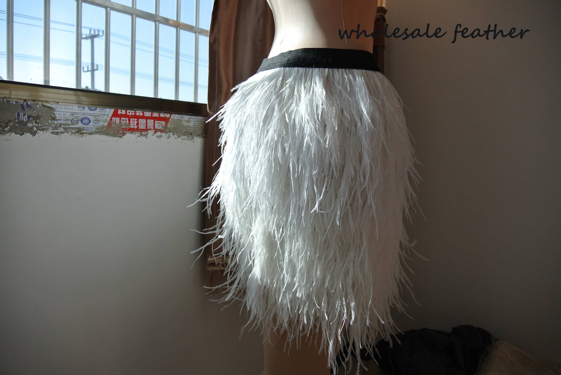 40cm Länge Straußenfeder Rock Weiß Elfenbein Creme Schwarz Grün Lila Königsblau Türkis Für Tanzkleidung von wholesalefeather