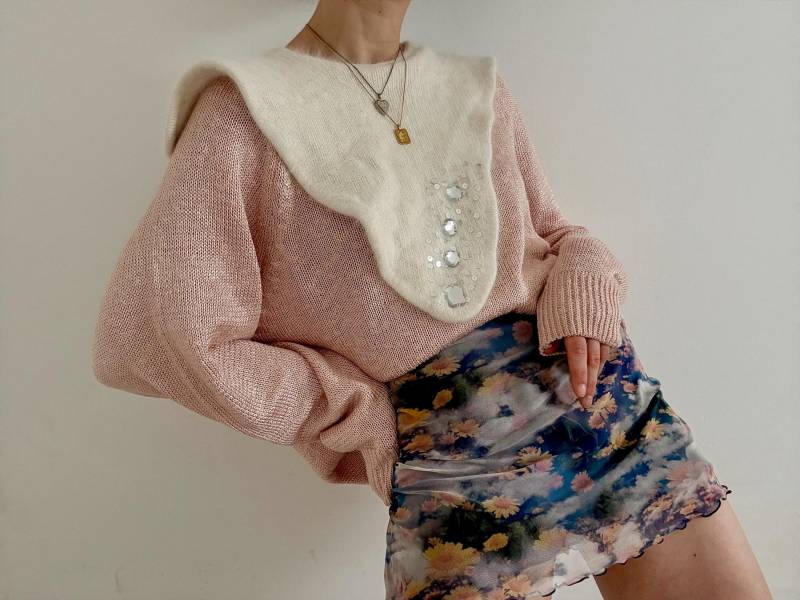 Vintage Pullover Angora Wool Powder Pink With Bib Details, Rhinestone Embellishments & Sequins Size 42 | Preppy 80S 90S Jumper Oldschool von wiepferdegaloppieren