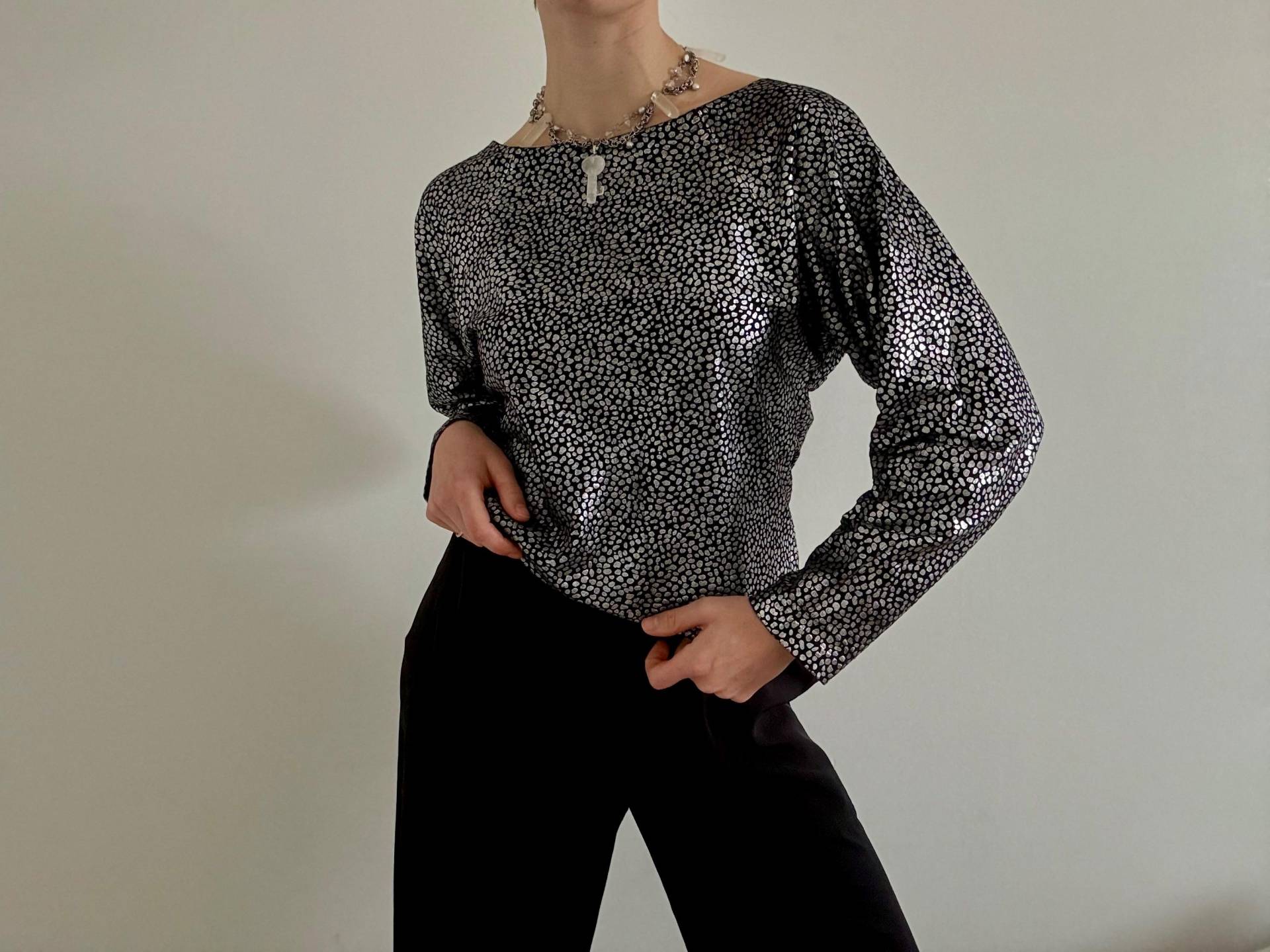 Vintage Metallic Silver Party Top | Striking 80S 90S Glitter Disco Statement Blouse With Dotted Shine Bat Sleeve Cotton Longsleeve M von wiepferdegaloppieren