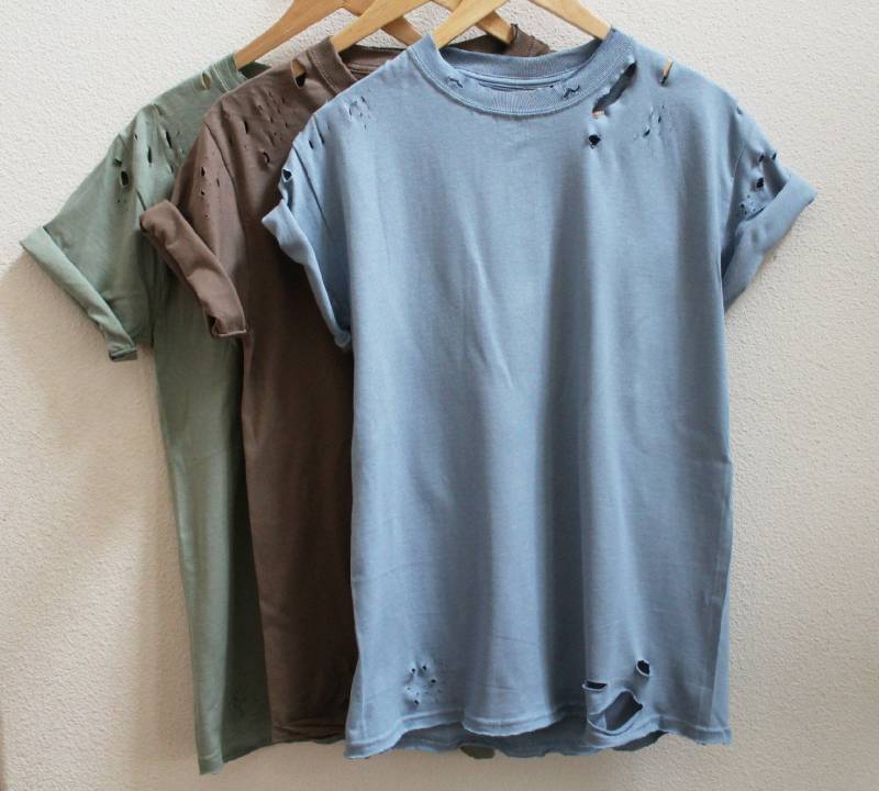 Distressed Unisex Shirt | Sagestone, Safari Braun, Stone Blau S-3xl Distressed Unisex Shirt | Sagestone, Safari Braun, Stone Blau S-3xl von wildblacksheep