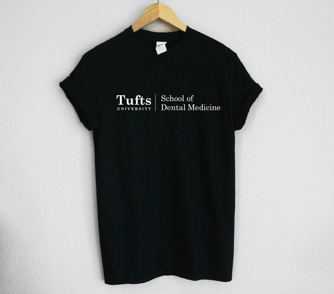 Tufts Universität Schule Für Zahnmedizin Unisex T-Shirt von wildblacksheep