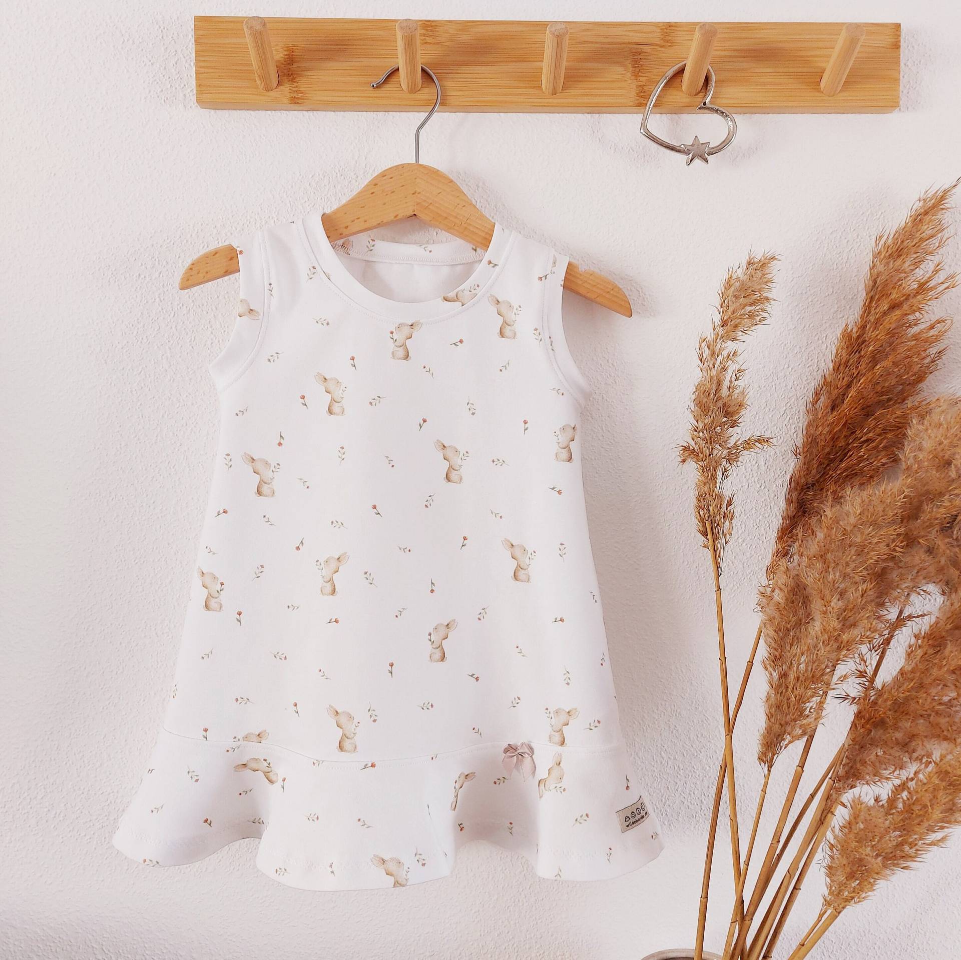 Kleidchen Ohne Ärmel Mit Volant, Häschen, Gr. 80 - Einzelstück von wildebande