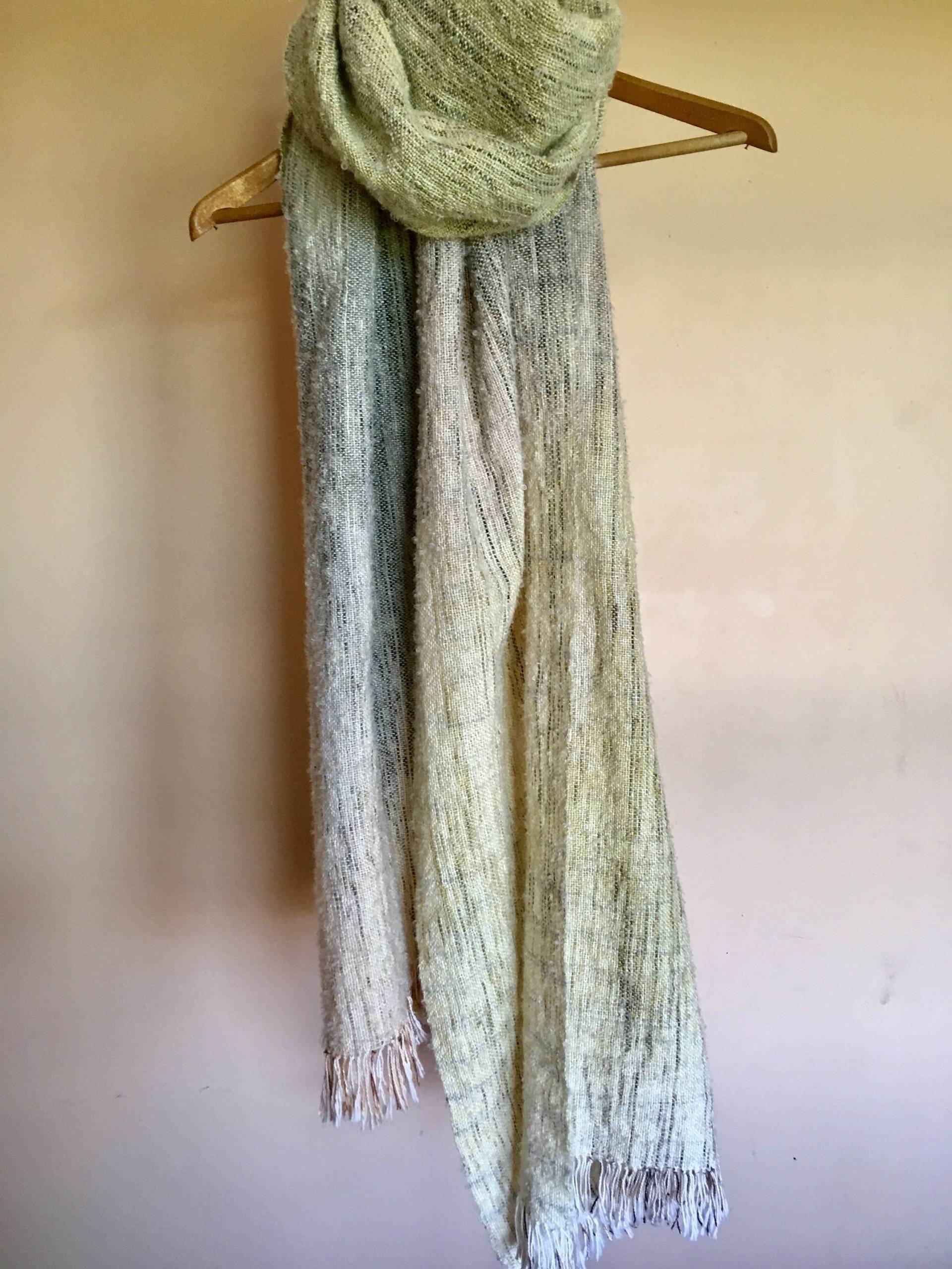Handgefärbt Und Gewebt Schal Handgefärbt Und Gewebt Schal von wildhandwoven