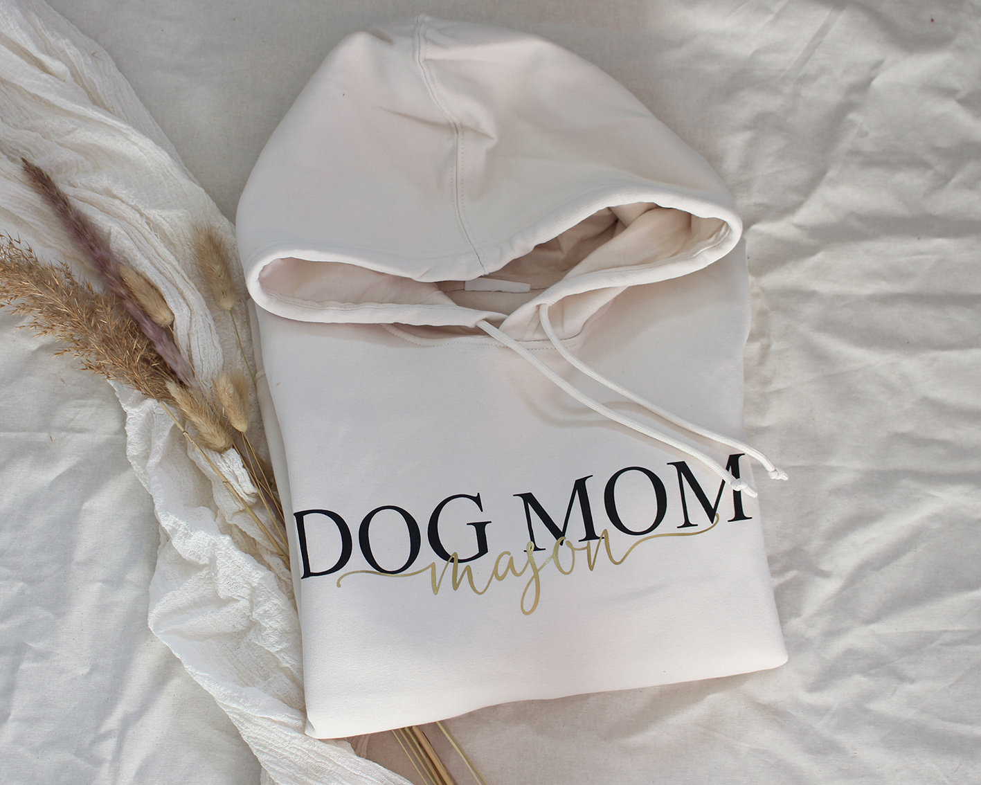 Dog Mom Hoodie Dog Mom Hoodie von wildheartsdesignDE