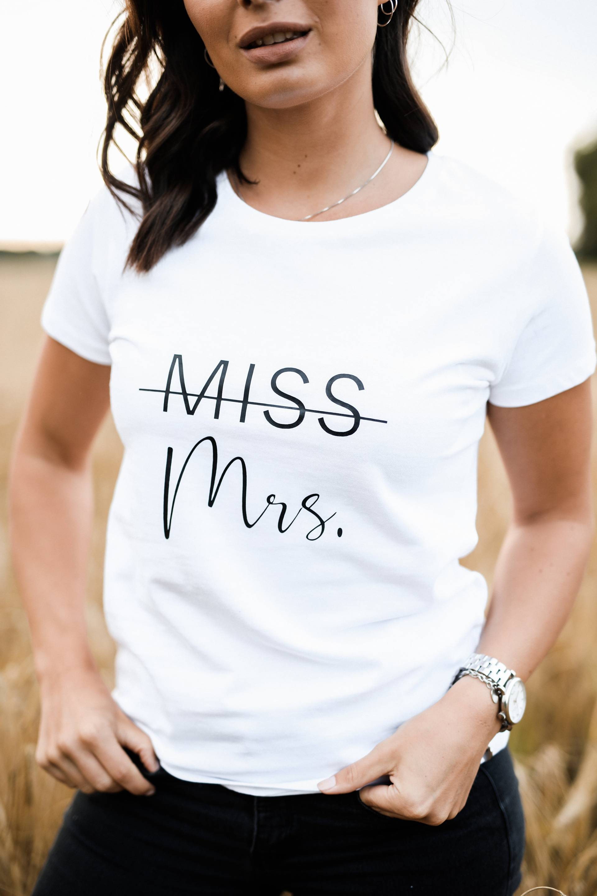 Miss To Mrs. T-Shirt/Geschenk Für Die Braut Miss To Mrs. T-Shirt/Geschenk Für Die Braut von wildheartsdesignDE