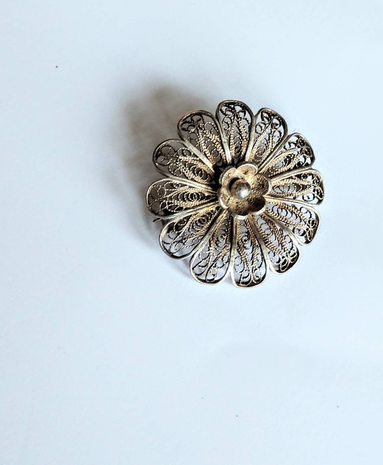 Filigrane Pin Handgemachte Pre-Wwii-Ära Brosche 26mm Zarte Immobilien Schmuck Midcentury von wildlilymercantile