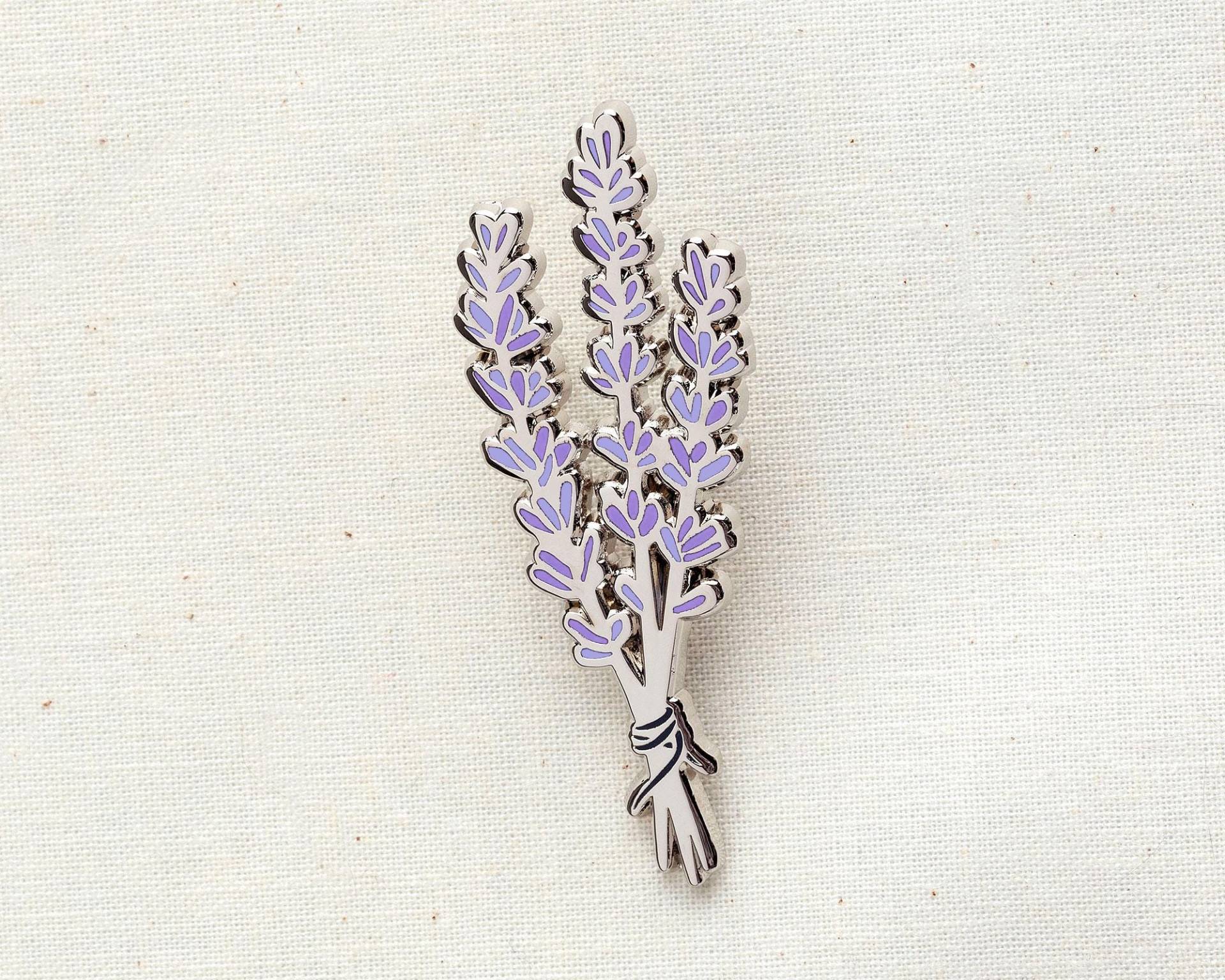 Lavendel Emaille Pin - Anstecknadel Anstecker Lavendel Emaille Pin - Anstecknadel Anstecker von wildship