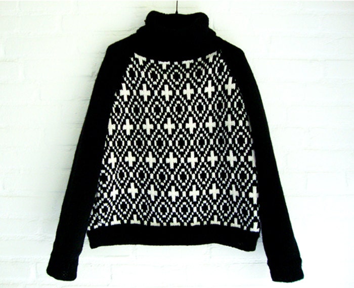 Handgestrickter Rollkragenpullover Raglan Ethno-Glam Jacquard Vorder Und Rückseite Schwarz Weiss Handgestrickter Rollkragenpullover Raglan Ethno-Glam Jacquard Vorder Und Rückseite Schwarz Weiss von wildstar80