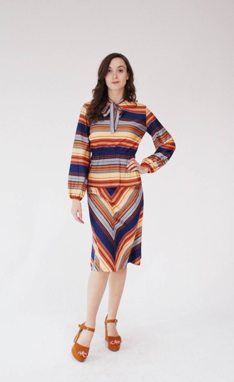 70Er Jahre 2 Stück Set - S, Gestreiftes Outfit, Anzug, Chevron Passendes Set Navy Kleid 4 von wildthingvintage