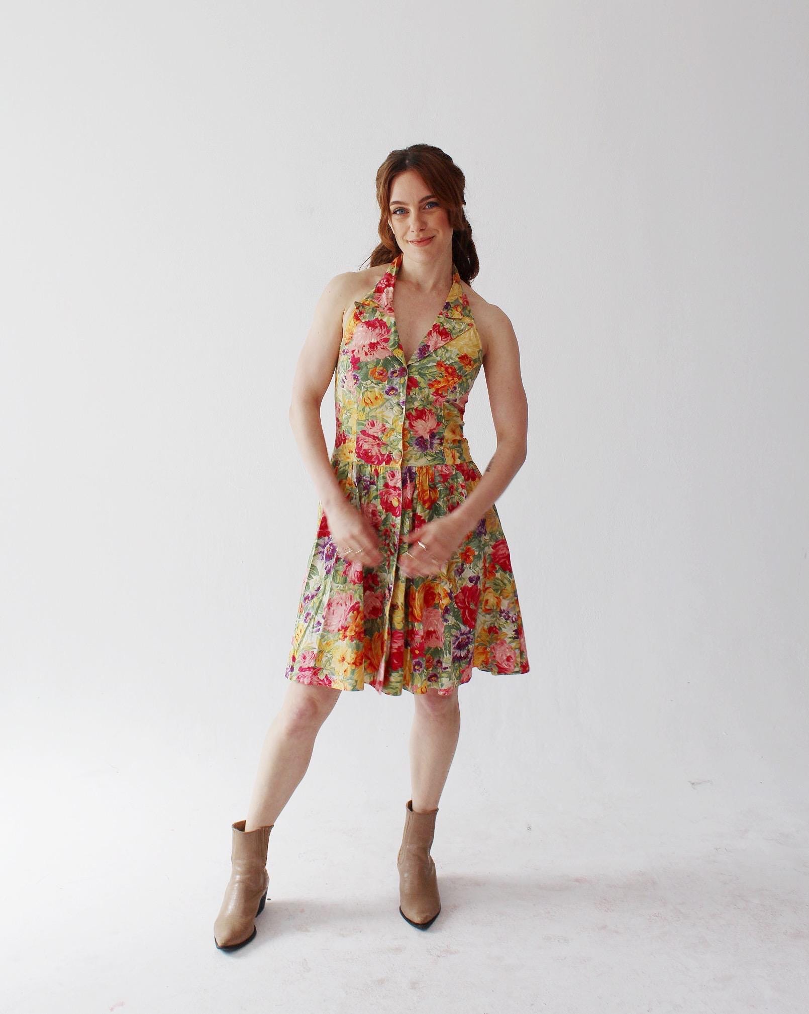 90Er Jahre Neckholder-Blümchen Blumenkleid, Gartenkleid, Midi-Minikleid, Small Medium Paris Blues von wildthingvintage