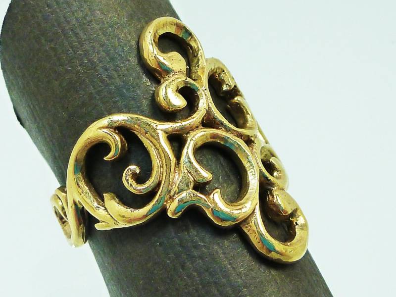 14K Gold Filigraner Scroll Ring 14K Gold Filigraner Scroll Ring von williamhowardjewelry