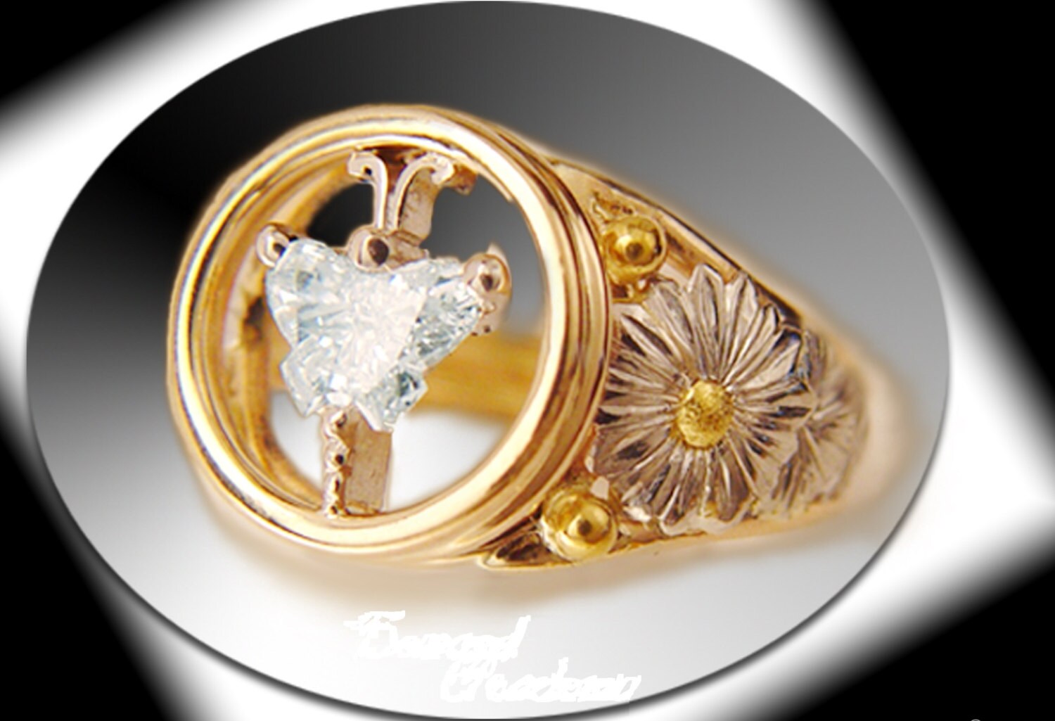 Schmetterling Und Gänseblümchen-Diamant-Ring Schmetterling Und Gänseblümchen-Diamant-Ring von williamhowardjewelry