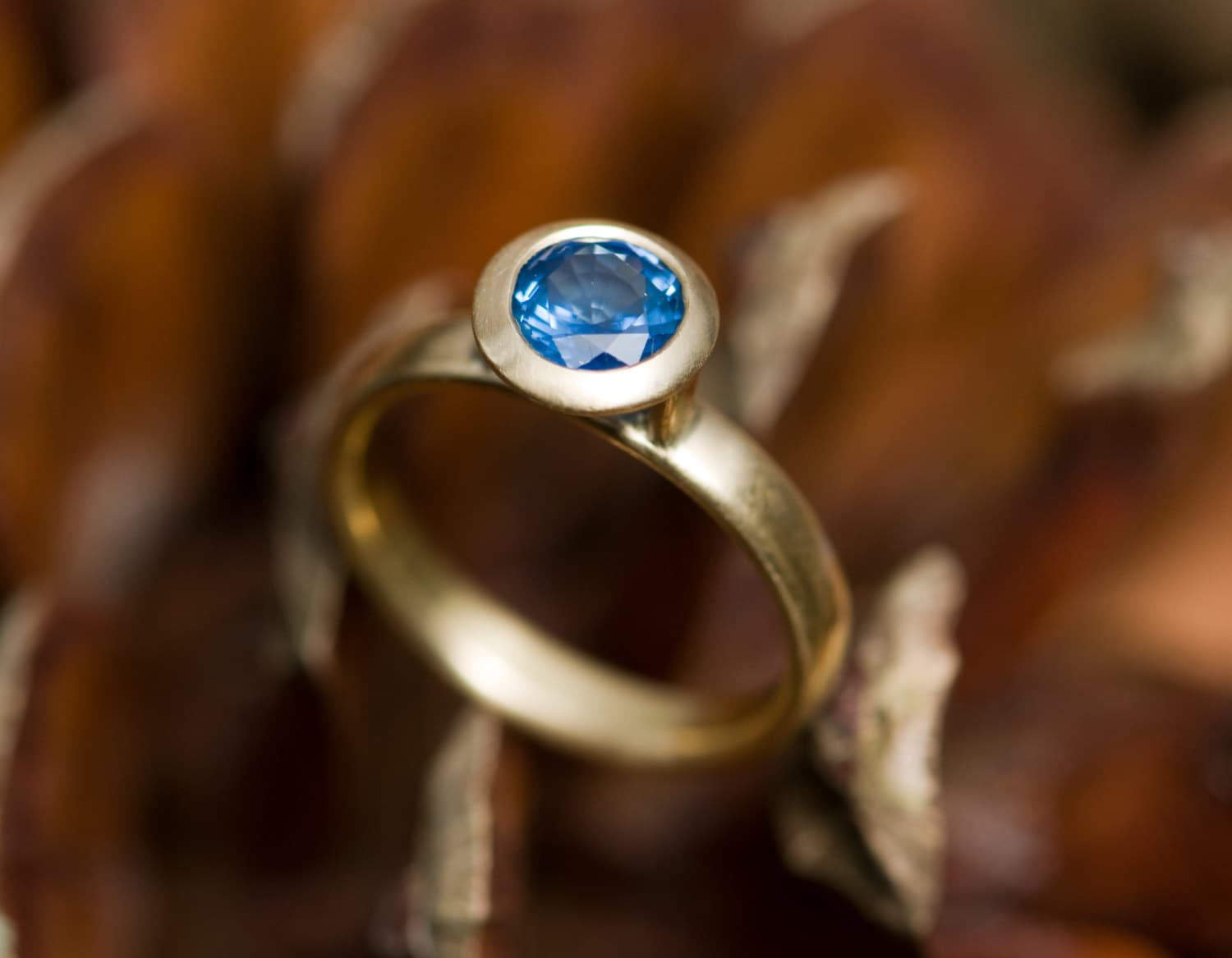 18K Gold Blauer Saphir Halo Ring Verlobungsring, Geschenk Für Sie von williamwhite