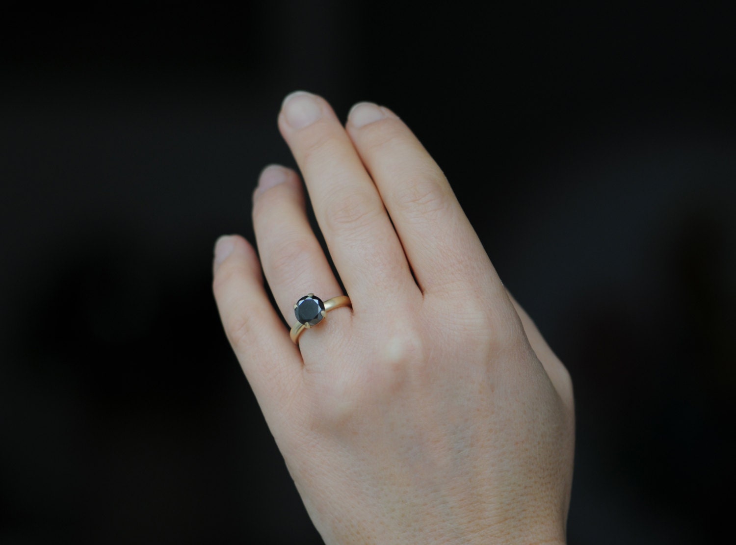 2 Karat Schwarzer Diamant Ring Aus 18K Gold - Verlobungsring von williamwhite