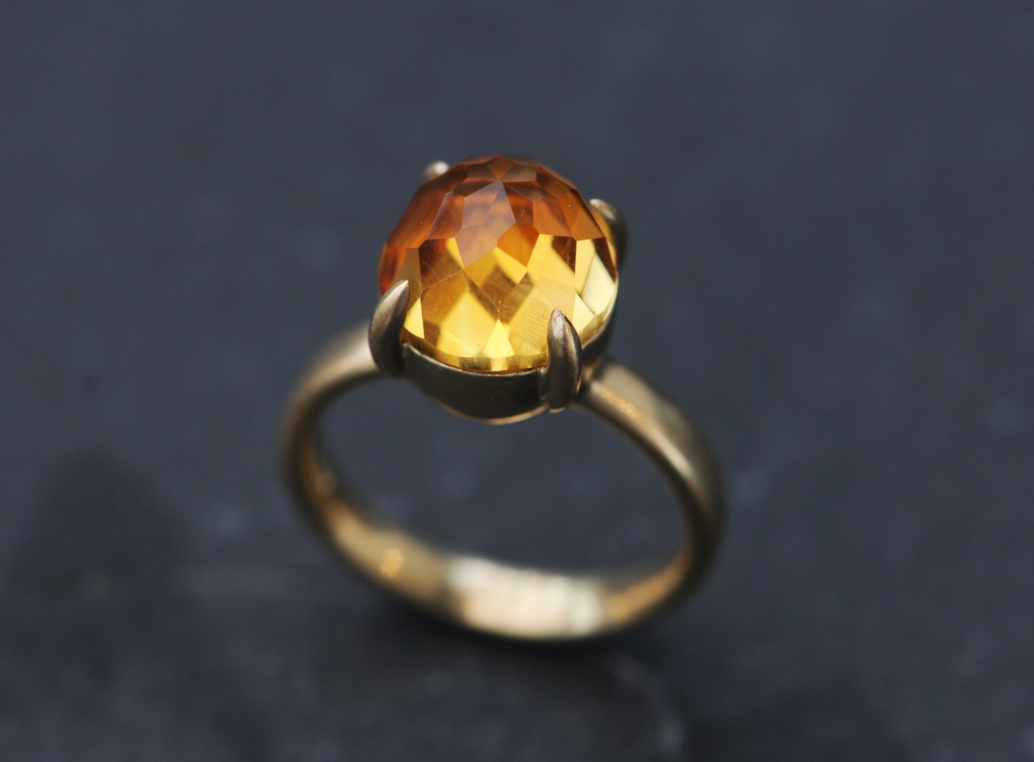 Citrin Verlobungsring in 18K Gold - Rosenschliff Cabochon Ring von williamwhite