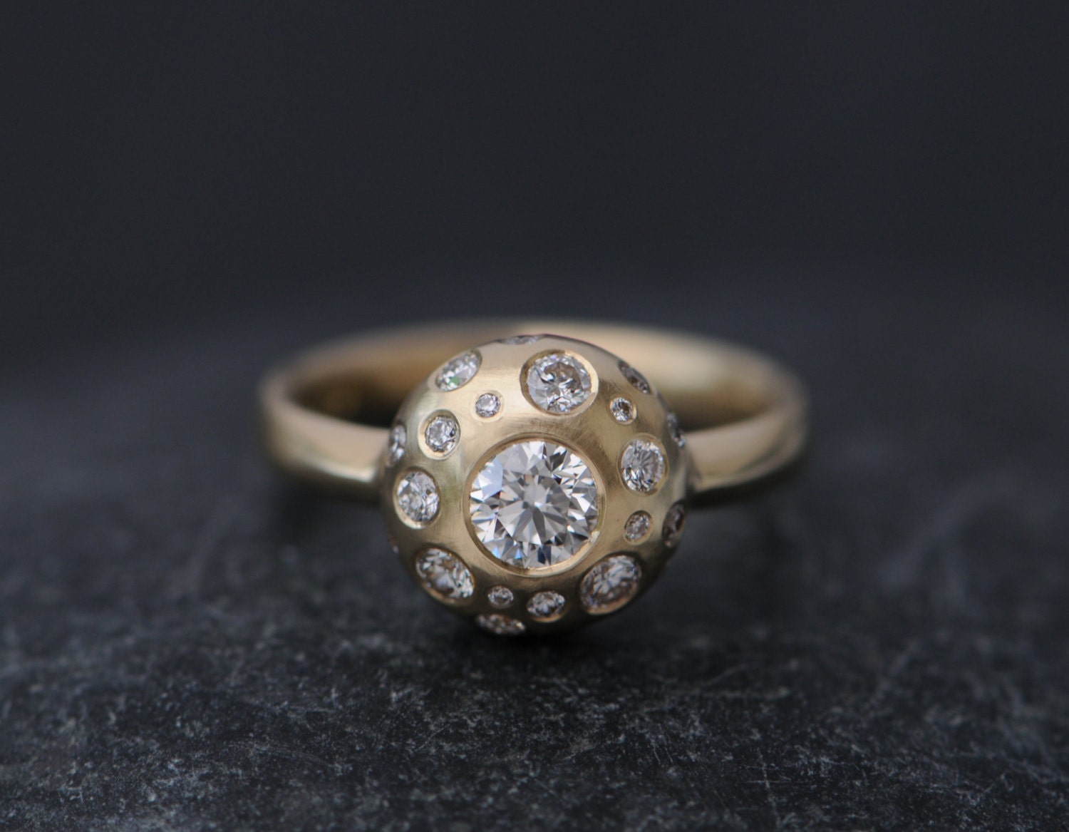 Diamant Verlobungsring in 18K Gold, Cluster Ring, Geschenk Für Sie von williamwhite