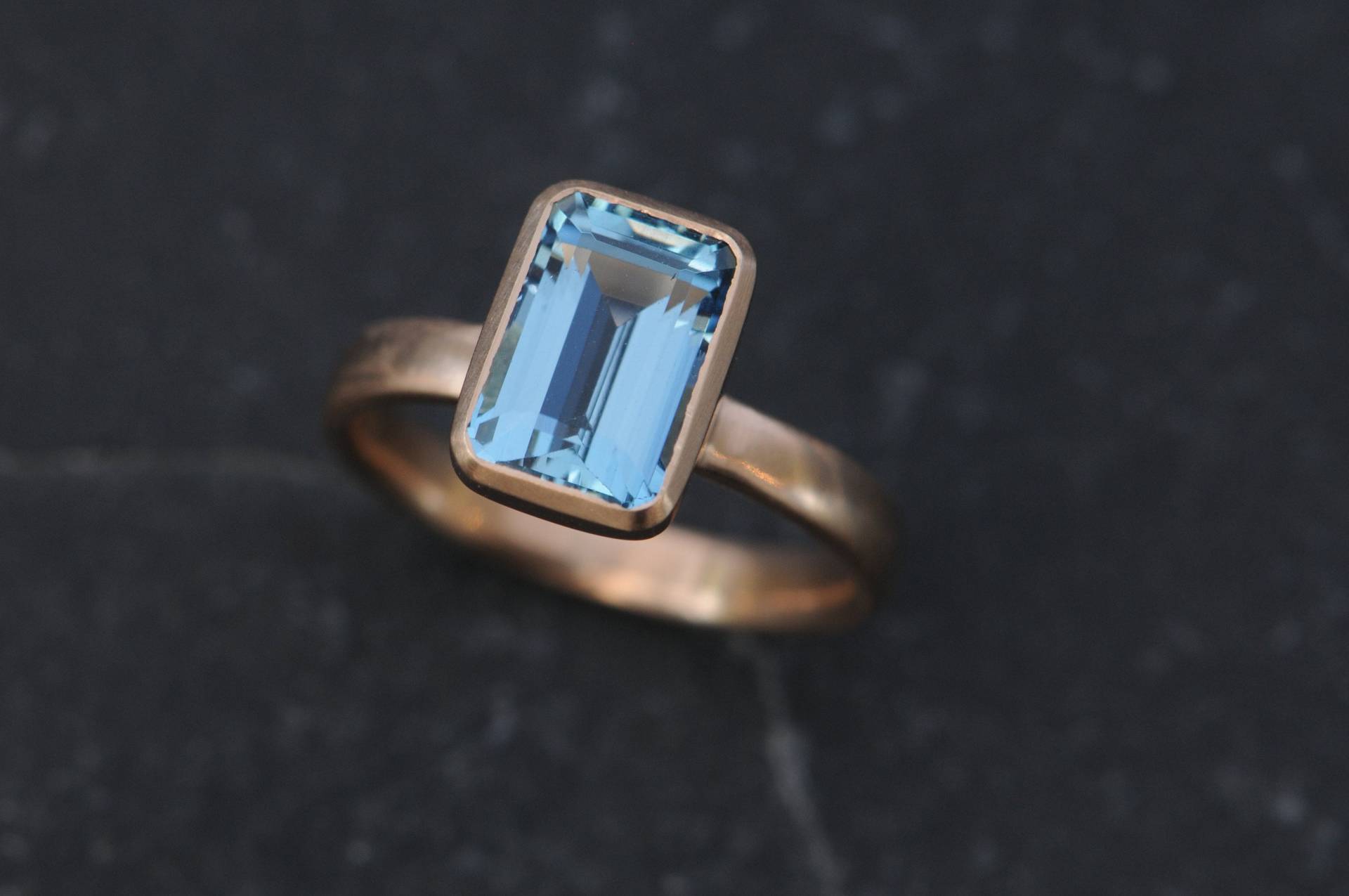 Großer Aquamarin Ring in 18K Gold, Smaragdschliff Ring, Geschenk Für Sie von williamwhite