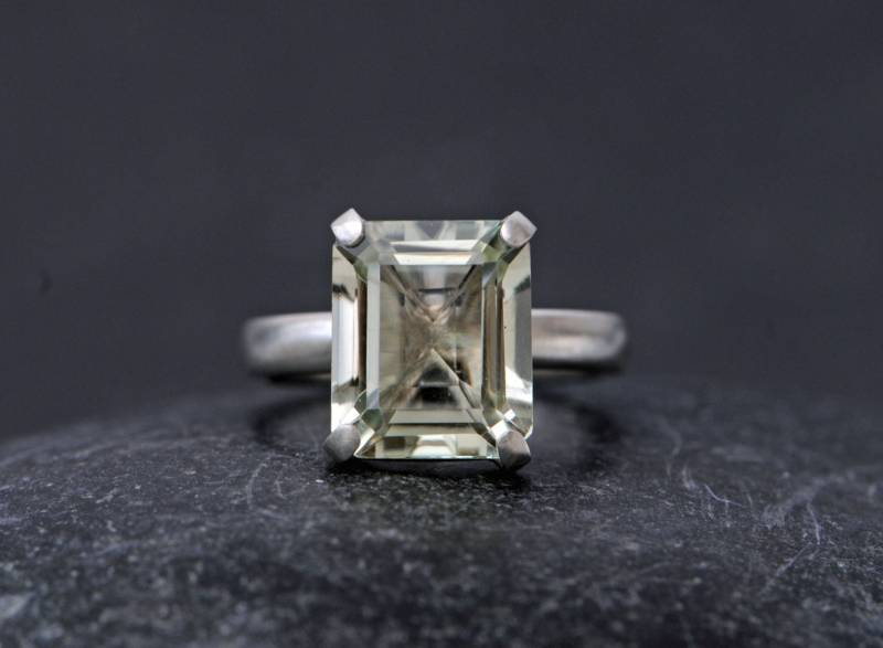 Großer Grüner Amethyst Statement Ring, Smaragdschliff Ring von williamwhite