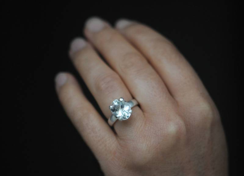 Großer Weißer Topas Oval Verlobungsring - Ring von williamwhite