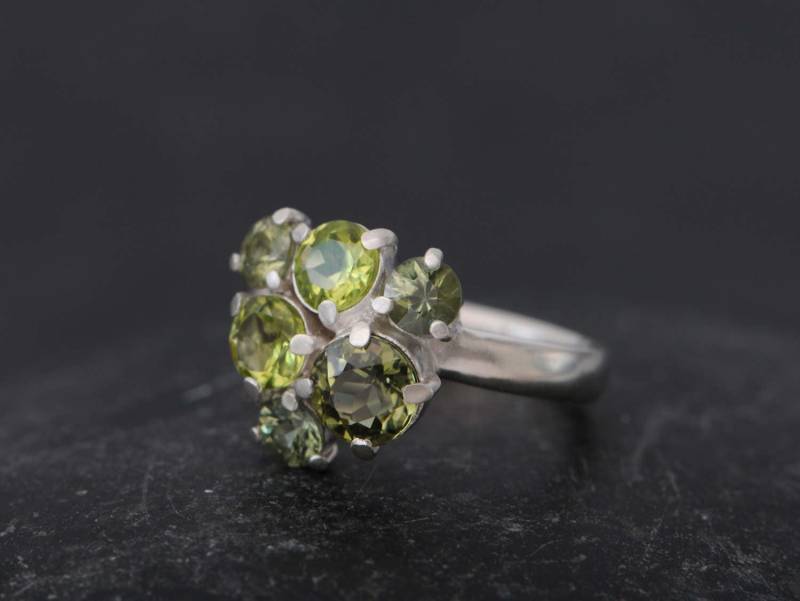 Grüner Turmalin Ring in Silber, Edelstein Cluster Ring, Geschenk Für Sie von williamwhite