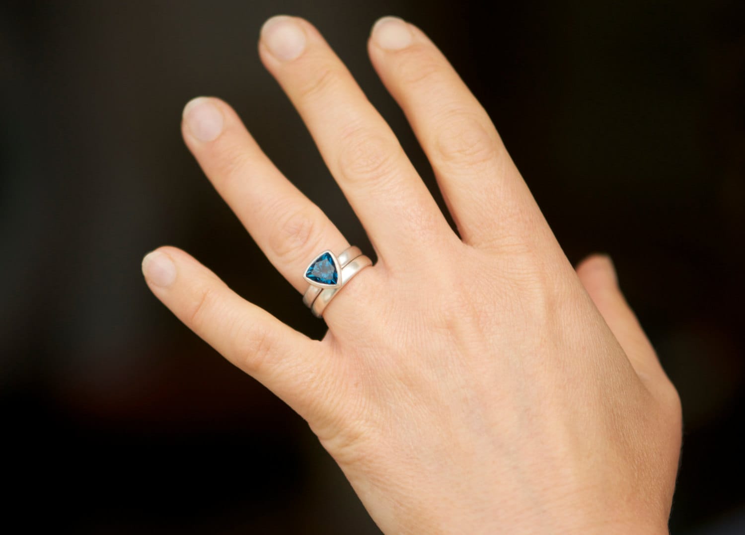 London Blauer Topas Trillion Ring Set, Edelstein Verlobungsring Und Ehering von williamwhite