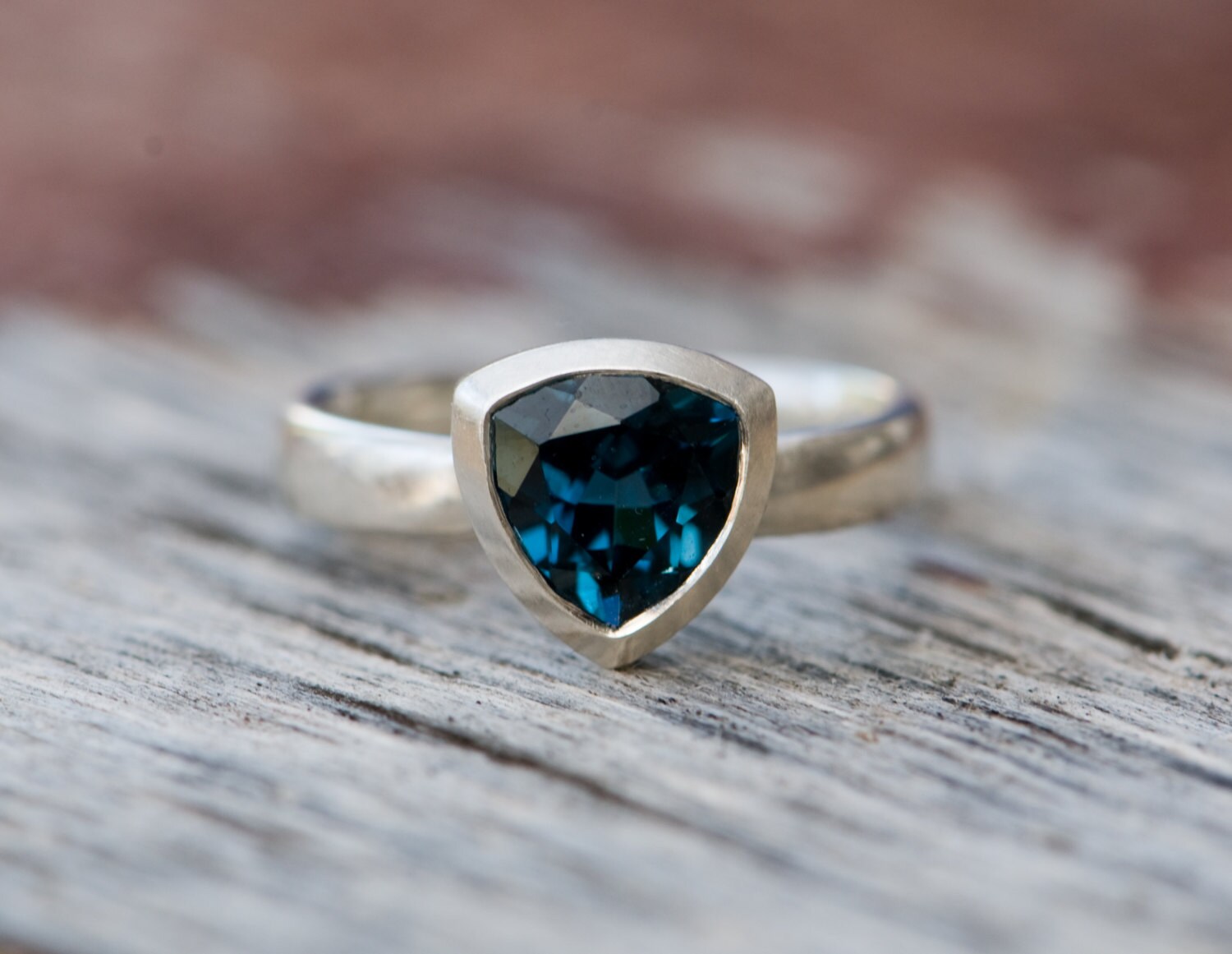 London Blue Topaz Trillion Verlobungsring in Sterling Silber, Geschenk Für Sie von williamwhite