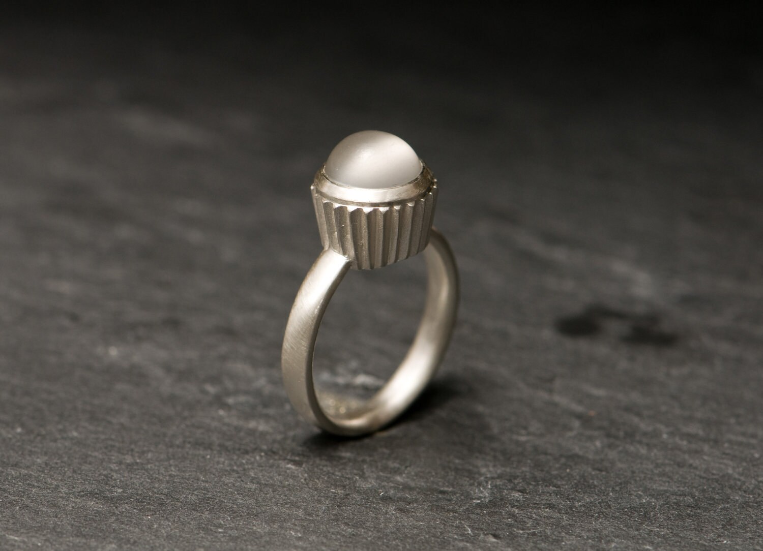 Mondstein Cabochon Ring in Silber - Cupcake Mit von williamwhite